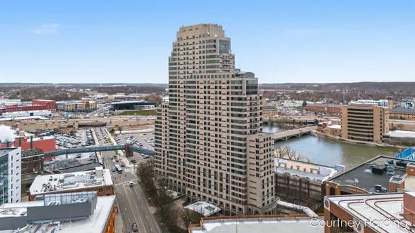 $324,900 | 128 Campau Avenue Northwest, Grand Rapids, MI 49503