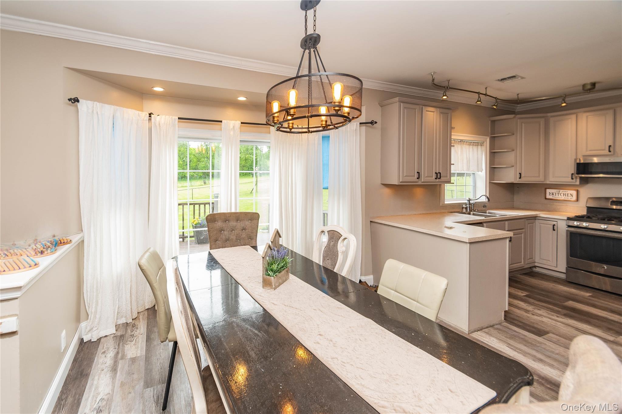 1 Starlight Path Wallkill, NY 12589 - Photo 8 of 33 Eat in / Kitchen