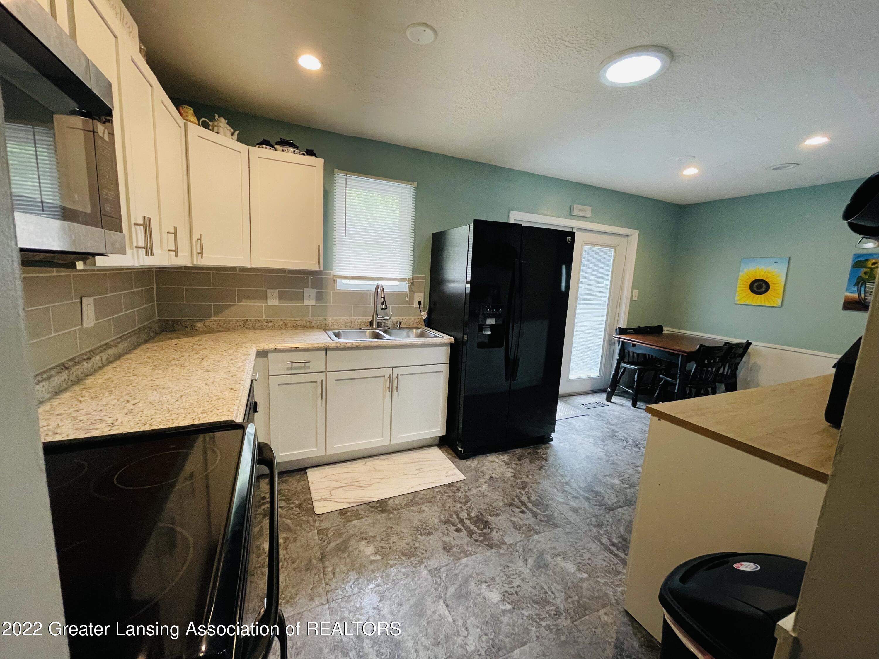 3119 Shetland Road Lansing, MI 48911 - Photo 6 of 19 0A0AEBE9-685C-46DA-855E-7E2EDC94C533