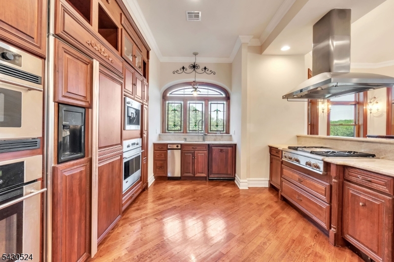 37 Robbins Road South Millstone Township, NJ 08510 - Photo 10 of 42