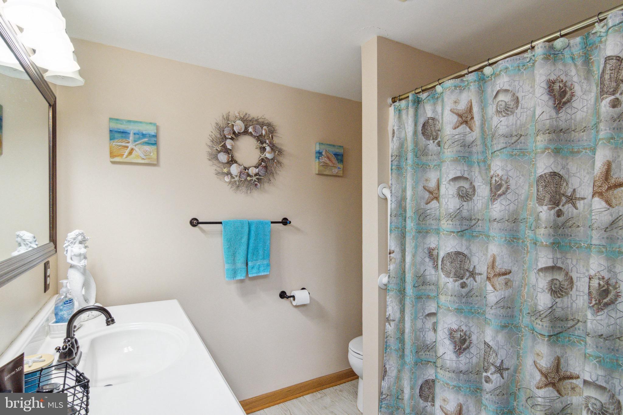 1202-7 Seven Oaks Road Halethorpe, MD 21227 - Photo 17 of 24 Bath