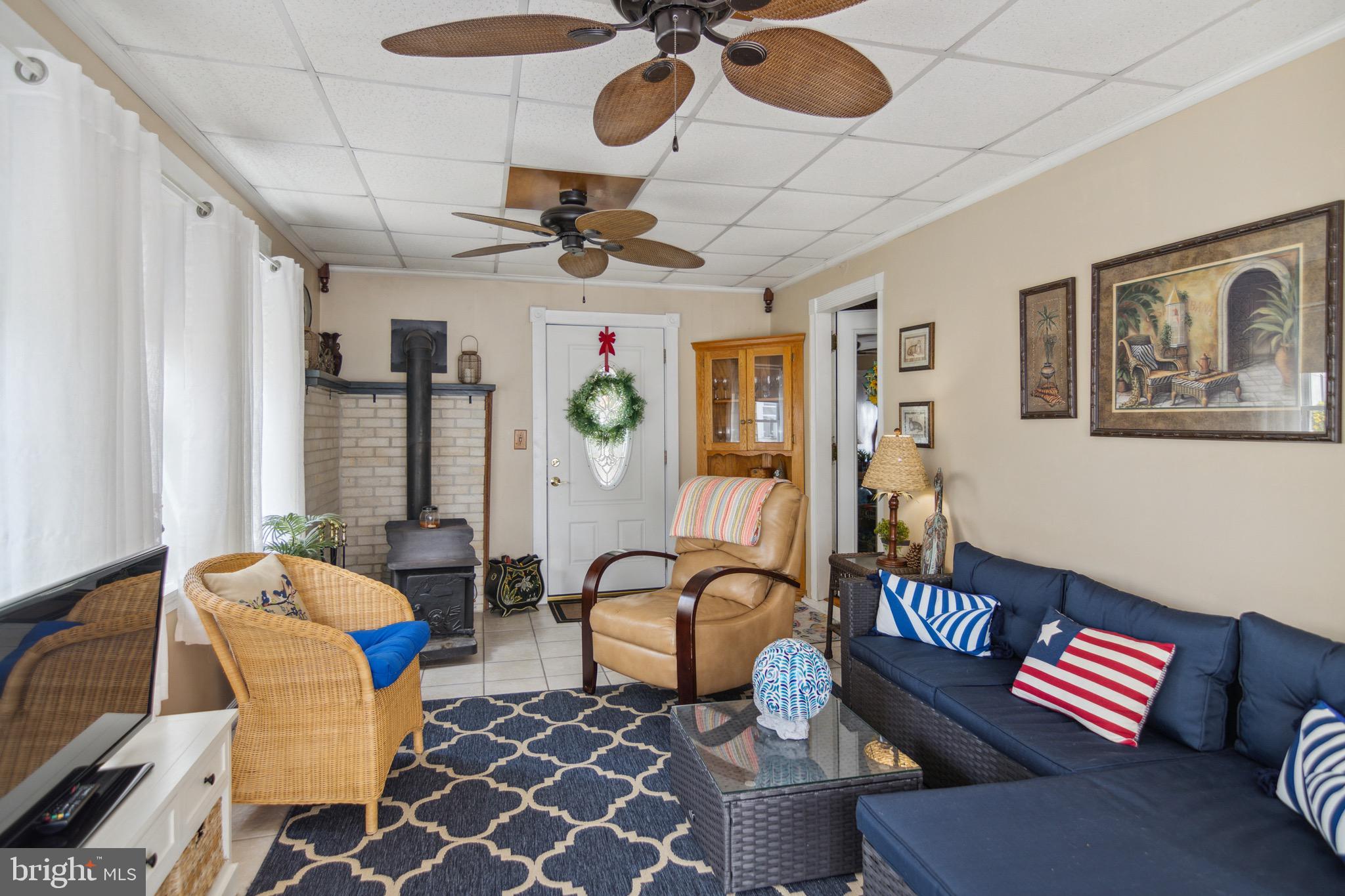 1202-7 Seven Oaks Road Halethorpe, MD 21227 - Photo 10 of 24 Sunroom