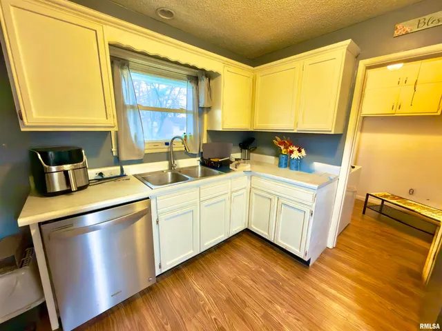 $114,900 | 904 West Elm Street, Olney, IL 62450