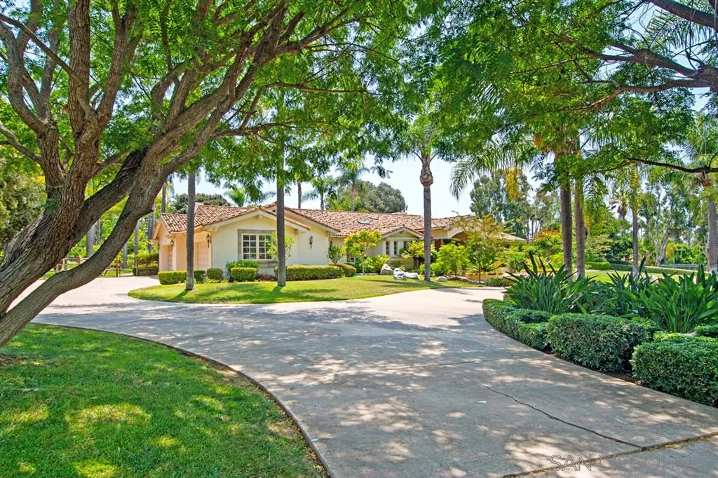 6955 Rancho La Cima Drive Rancho Santa Fe, CA 92067 - Photo 4 of 25 Gallery Image 4