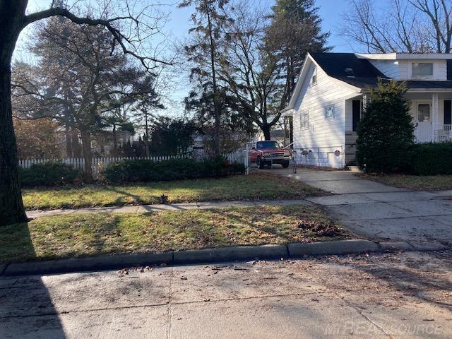 8442 Central Street Center Line, MI 48015 - Photo 3 of 19