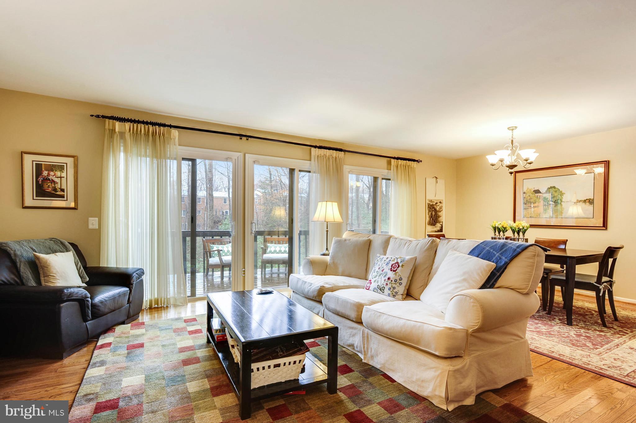 2228 Wheelwright Court Reston, VA 20191 - Photo 11 of 30 Living Room