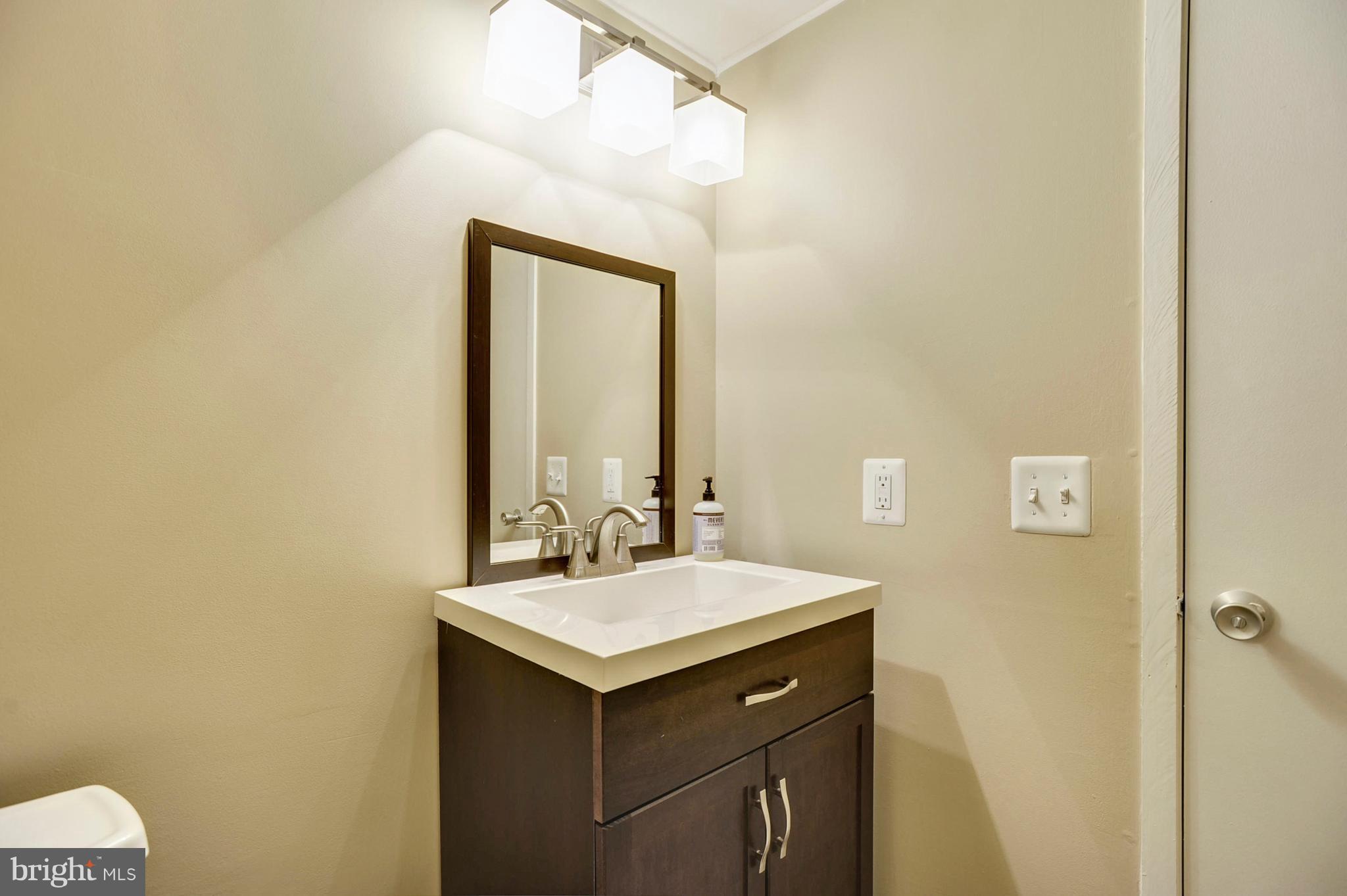 2228 Wheelwright Court Reston, VA 20191 - Photo 17 of 30 Bath