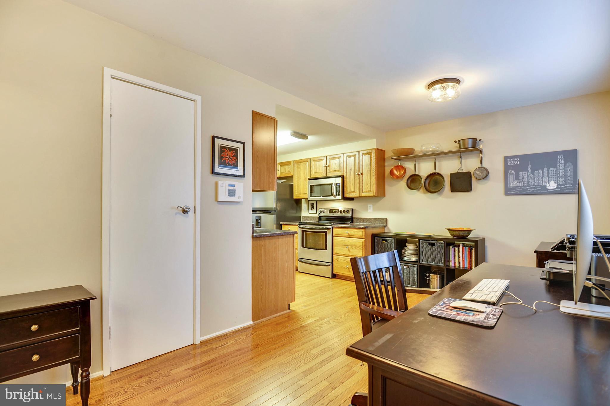 2228 Wheelwright Court Reston, VA 20191 - Photo 5 of 30 Kitchen