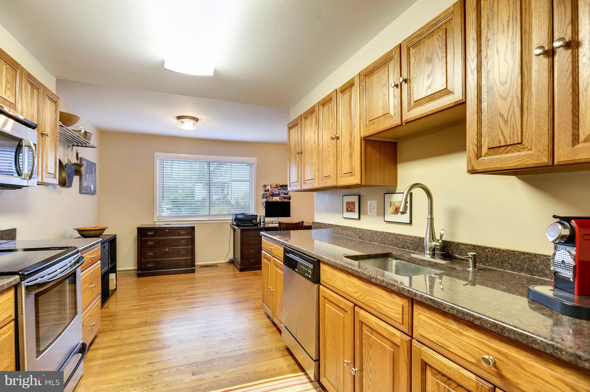 2228 Wheelwright Court Reston, VA 20191 - Photo 6 of 30 Kitchen