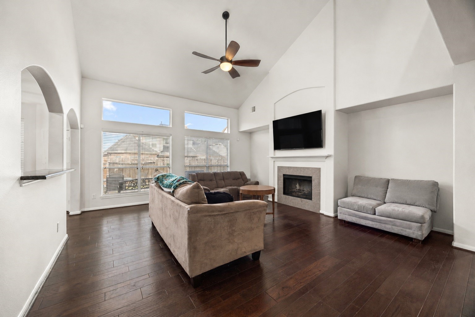 927 Spring Source Place Spring, TX 77373 - Photo 6 of 30 Gallery Image 6
