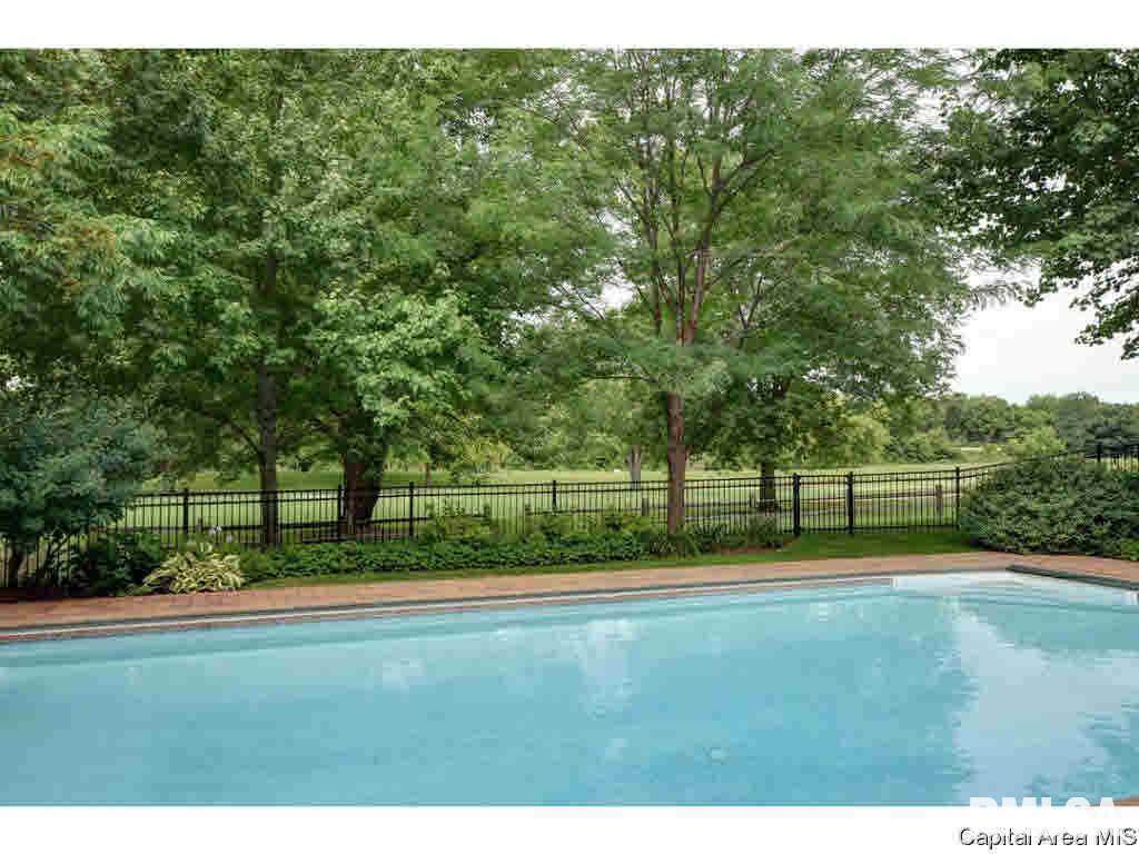 16 Hickory Ridge Lane Springfield, IL 62707 - Photo 6 of 36 Gallery Image 6