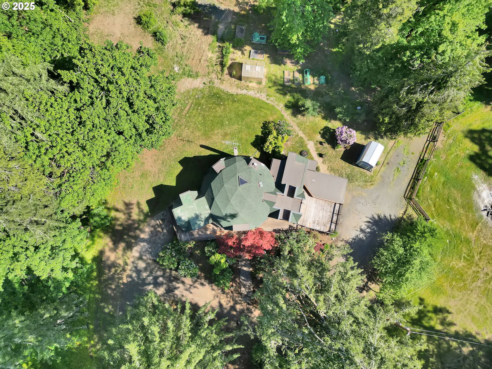 38383 Kickbusch Lane Springfield, OR 97478 - Photo 42 of 44 an aerial view of a house with yard