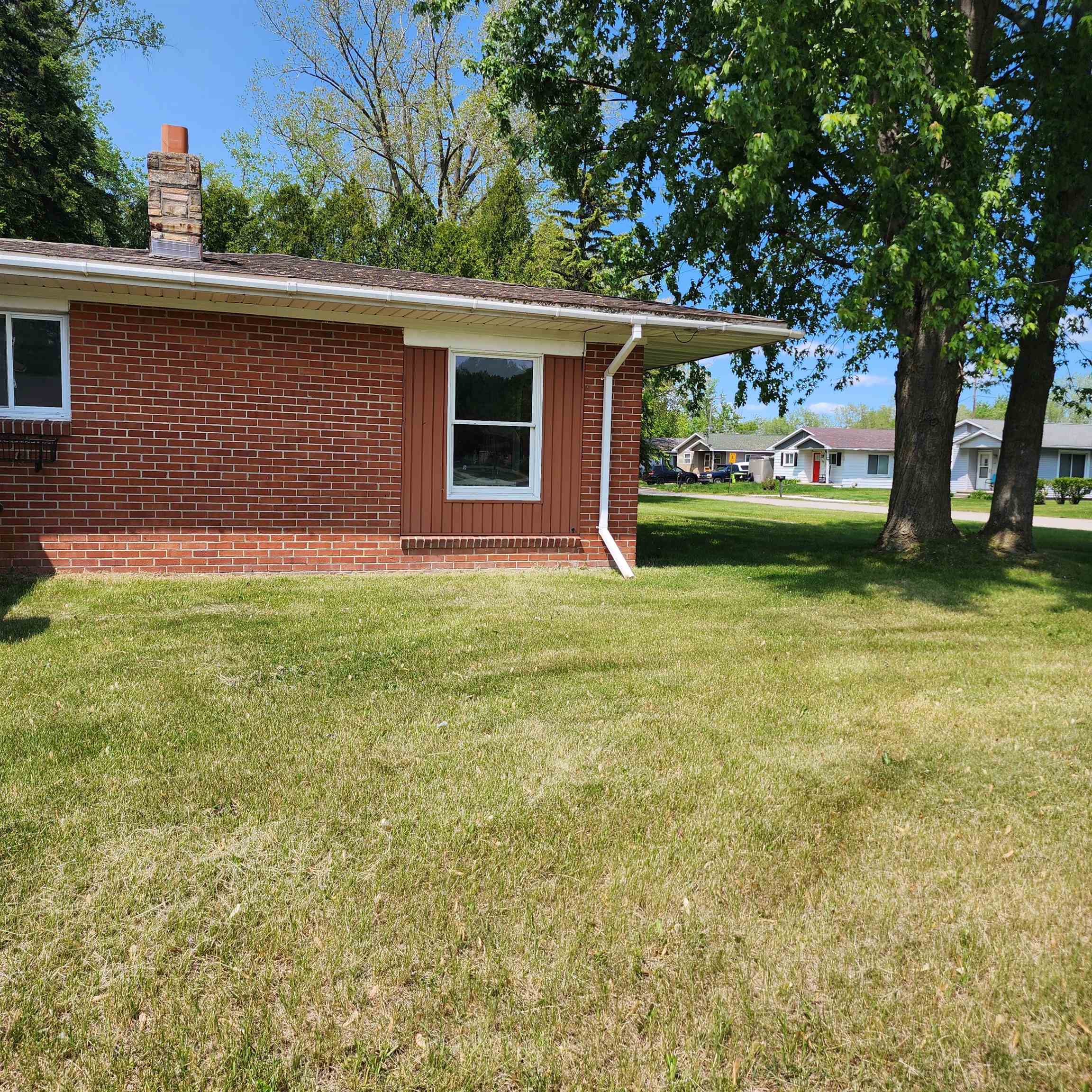 628 Jane Street Pinconning, MI 48650 - Photo 5 of 27