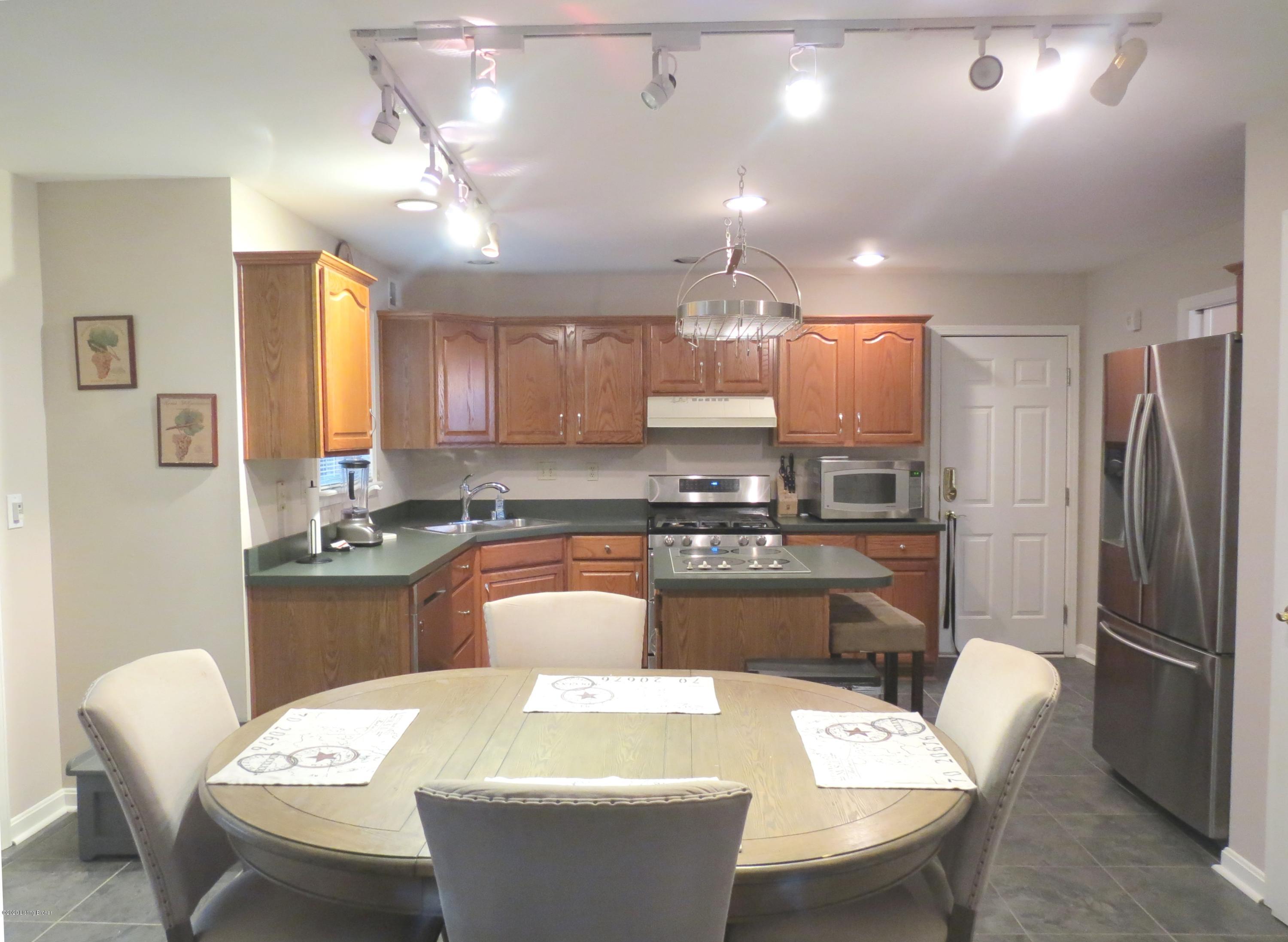 1401 Twin Ridge Road Louisville, KY 40242 - Photo 9 of 37 IMG_3353