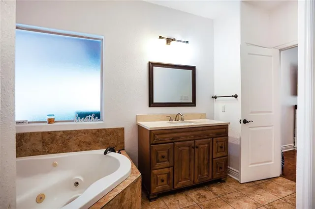 $479,000 | 60 Bleu Lake Drive, Covington, LA 70435