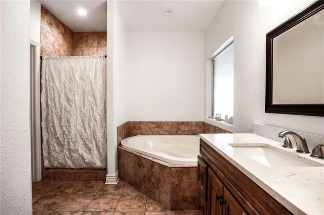 $479,000 | 60 Bleu Lake Drive, Covington, LA 70435