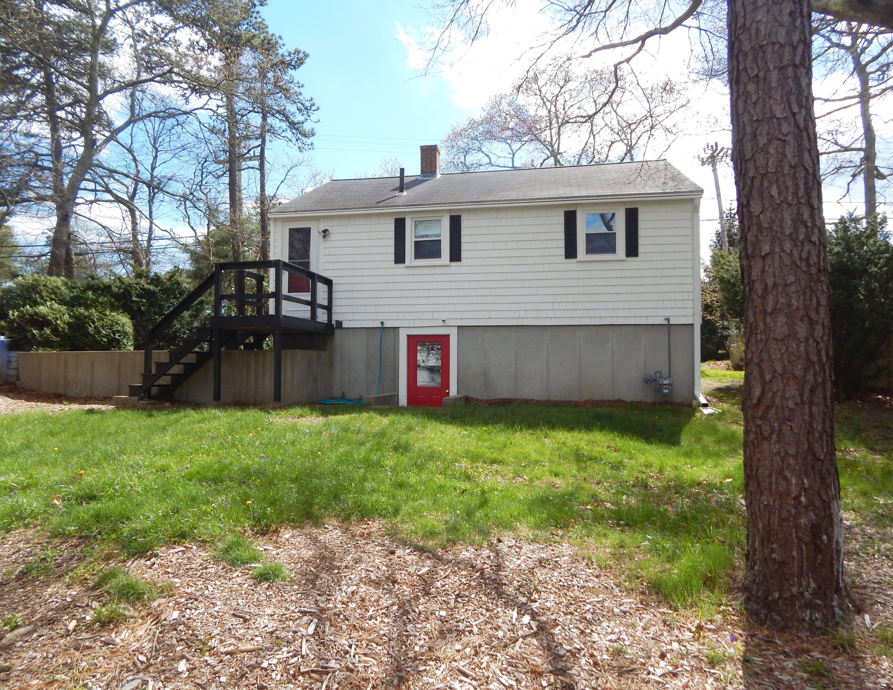 821 County Road Pocasset, MA 02559 - Photo 3 of 15 DSCN1912