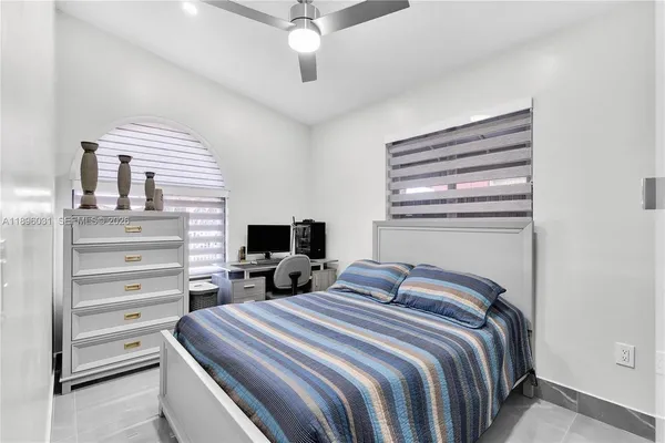 $670,000 | 3118 West 71st Place, Hialeah, FL 33018