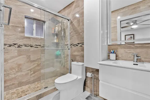 $670,000 | 3118 West 71st Place, Hialeah, FL 33018