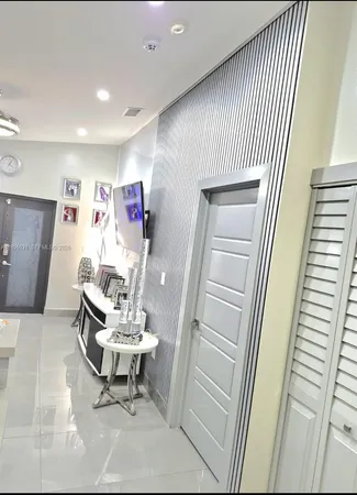 $670,000 | 3118 West 71st Place, Hialeah, FL 33018