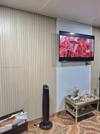 $670,000 | 3118 West 71st Place, Hialeah, FL 33018