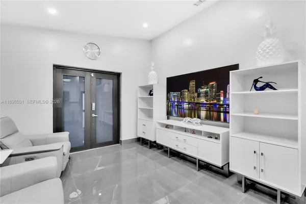 $670,000 | 3118 West 71st Place, Hialeah, FL 33018