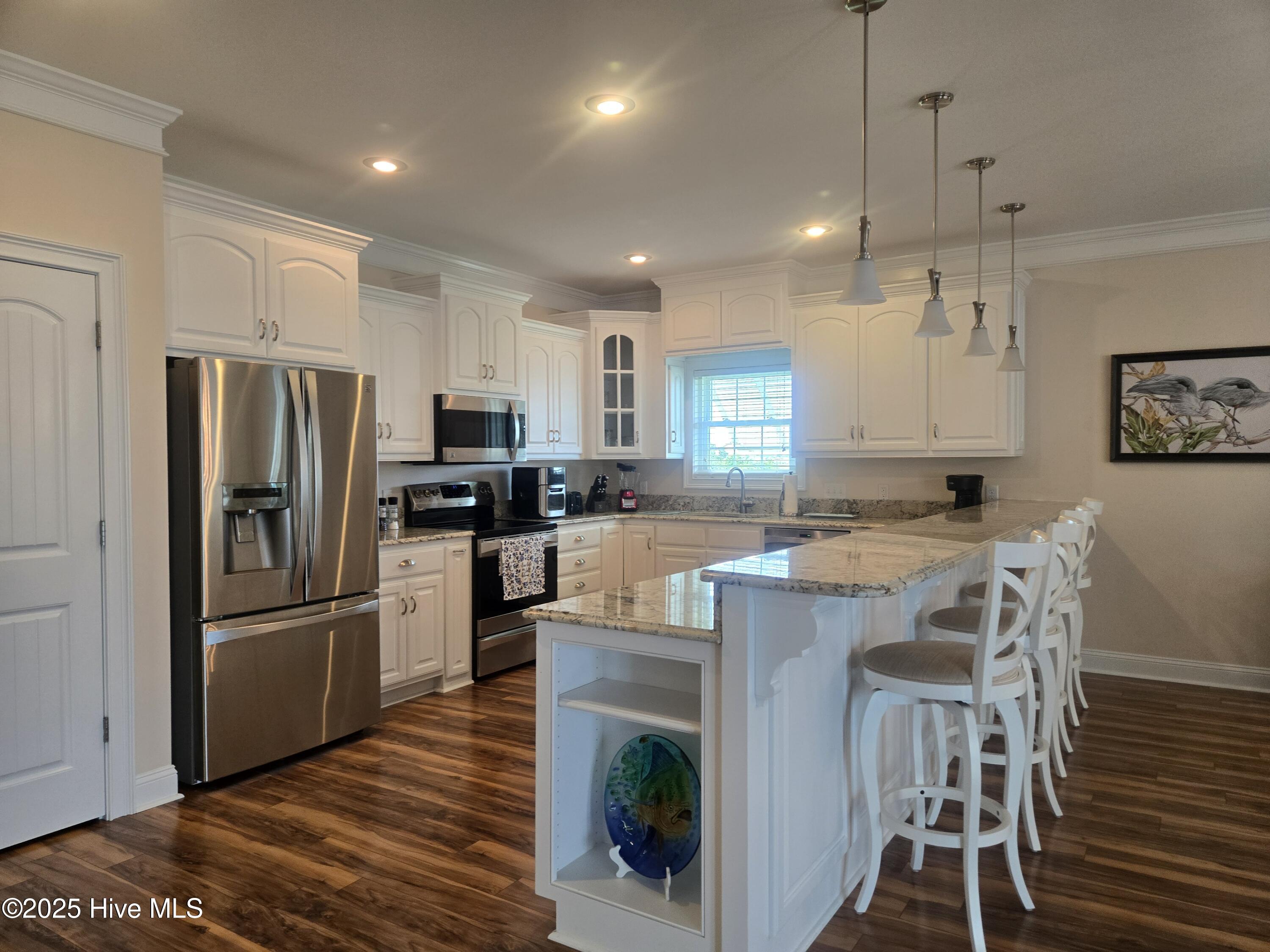 429 Live Oak Road Newport, NC 28570 - Photo 11 of 92 Bar for additional seating