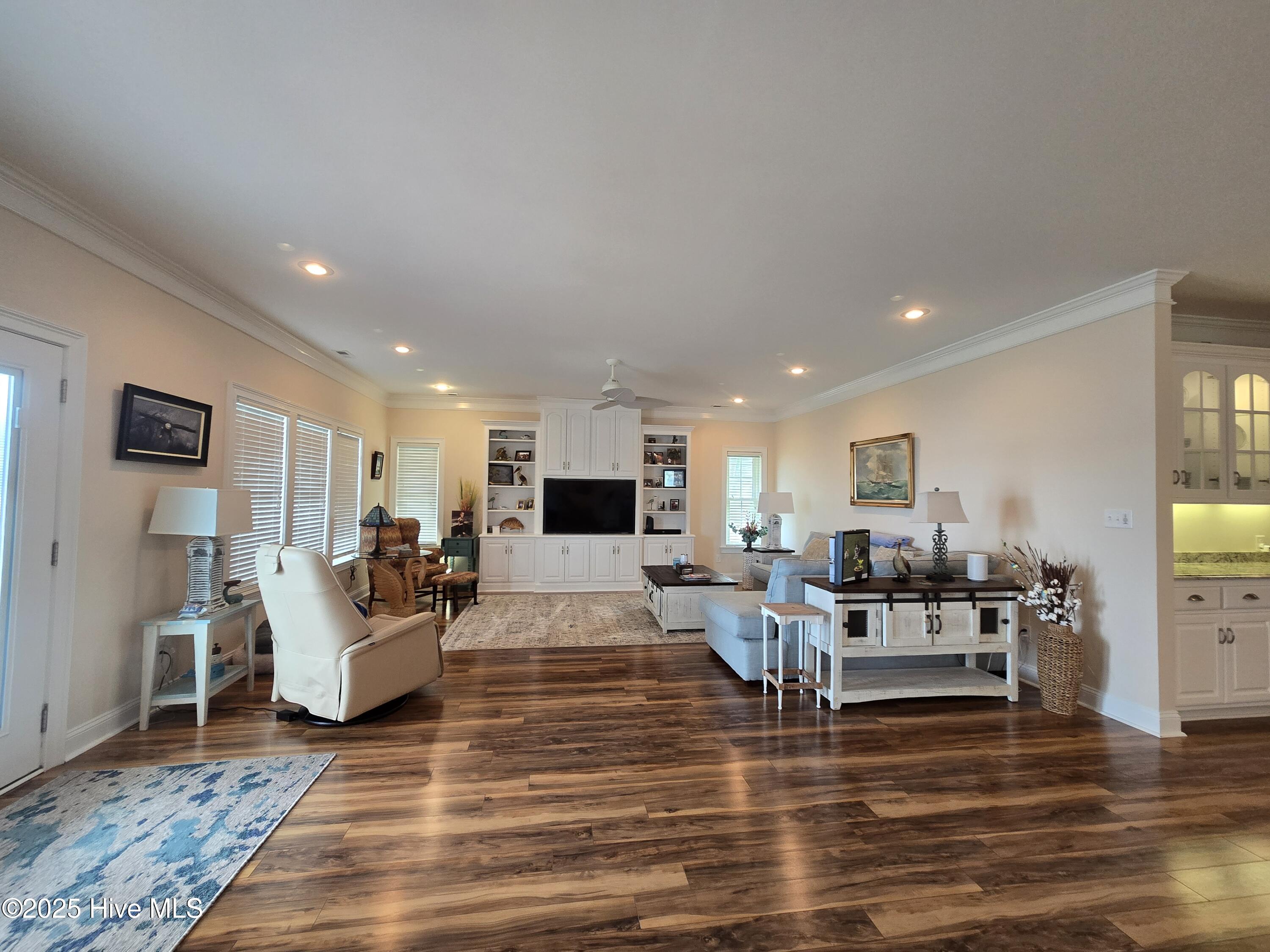 429 Live Oak Road Newport, NC 28570 - Photo 13 of 92 Living Room