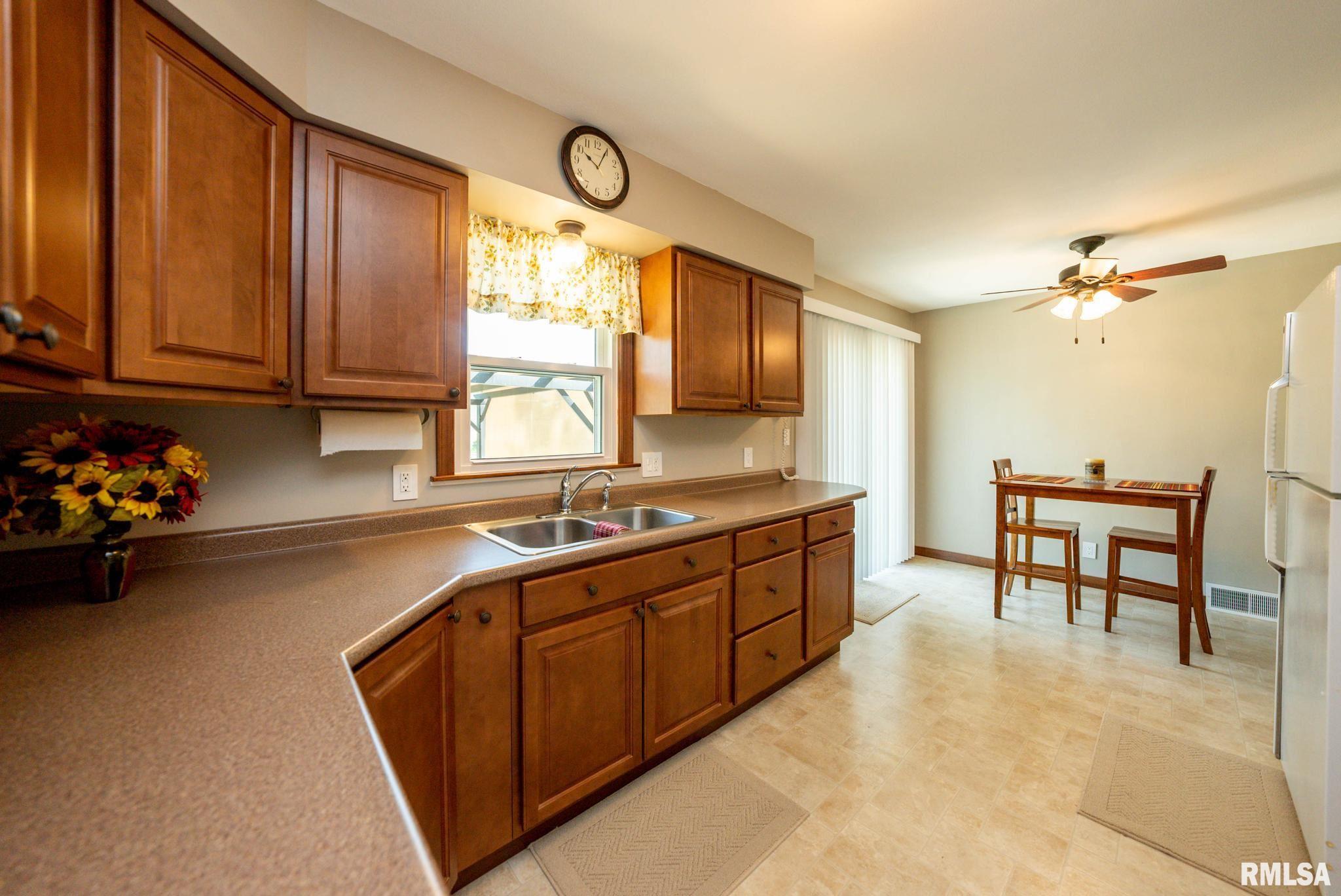705 Spring Street Washington, IL 61571 - Photo 10 of 43 Gallery Image 10