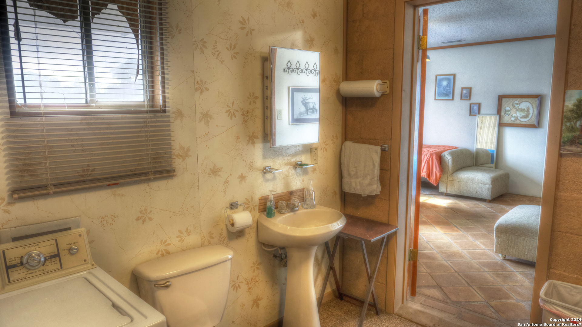 22 Squirrel Bend Uvalde, TX 78801 - Photo 35 of 47 a bathroom with a sink and toilet