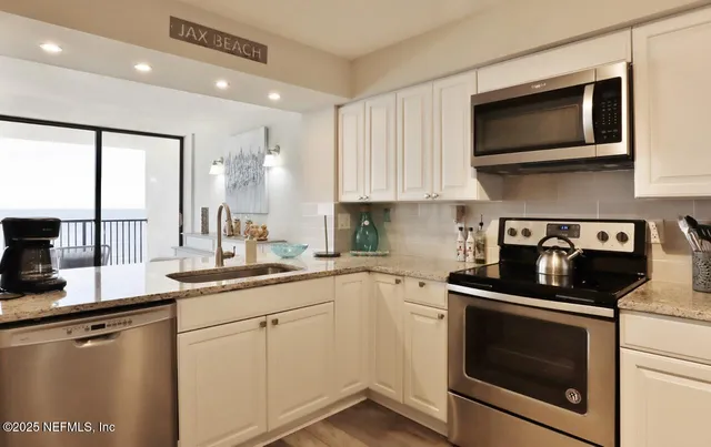 $5,200 | 1301 1st Street South, Unit 1404, Jacksonville Beach, FL 32250