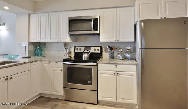 $5,200 | 1301 1st Street South, Unit 1404, Jacksonville Beach, FL 32250