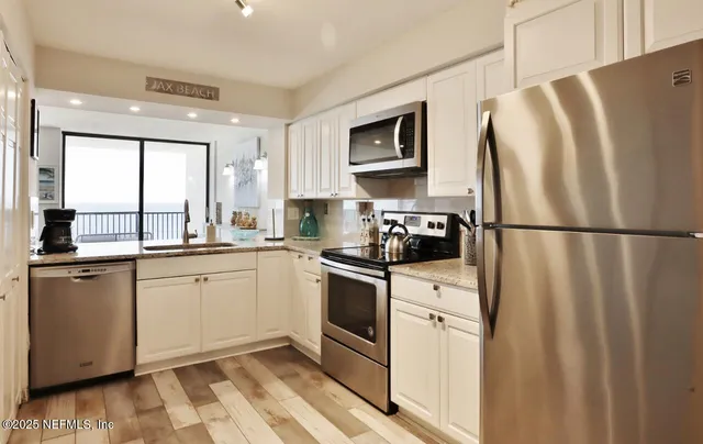 $5,200 | 1301 1st Street South, Unit 1404, Jacksonville Beach, FL 32250