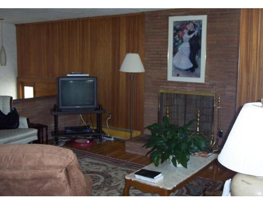 29 Kiernan Road Boston, MA 02132 - Photo 4 of 12 Gallery Image 4