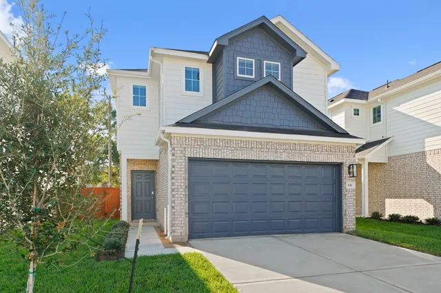 $1,995 | 831 Oakland Drive, Houston, TX 77090