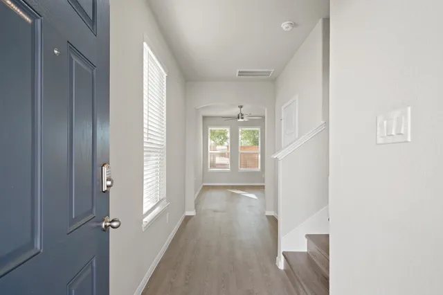 $1,995 | 831 Oakland Drive, Houston, TX 77090