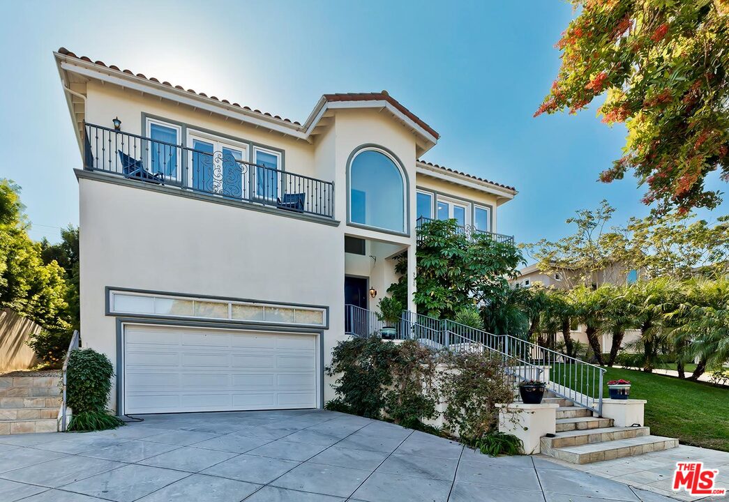 9320 Oakmore Road Los Angeles, CA 90035 - Photo 3 of 44