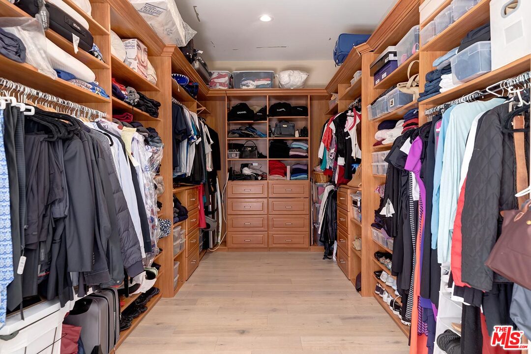 9320 Oakmore Road Los Angeles, CA 90035 - Photo 29 of 44