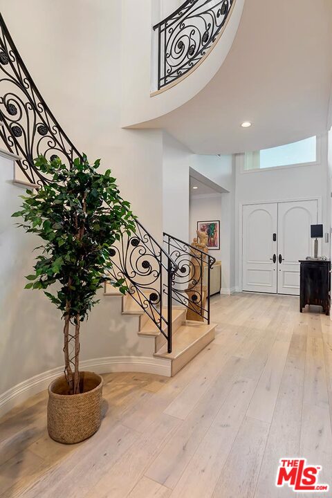 9320 Oakmore Road Los Angeles, CA 90035 - Photo 4 of 44