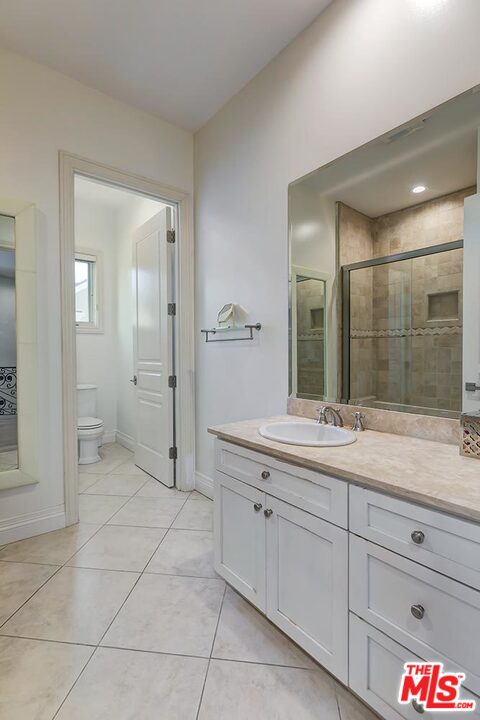 9320 Oakmore Road Los Angeles, CA 90035 - Photo 33 of 44