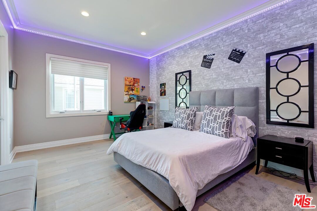 9320 Oakmore Road Los Angeles, CA 90035 - Photo 34 of 44