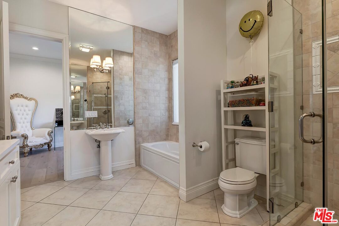 9320 Oakmore Road Los Angeles, CA 90035 - Photo 38 of 44