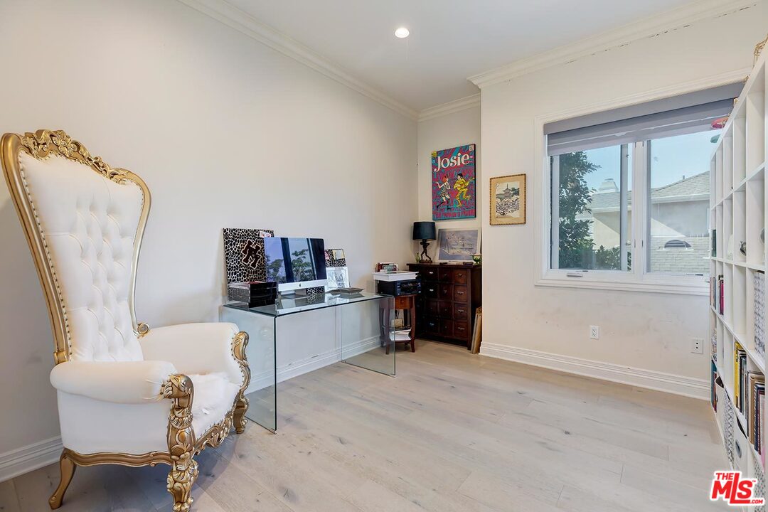 9320 Oakmore Road Los Angeles, CA 90035 - Photo 39 of 44