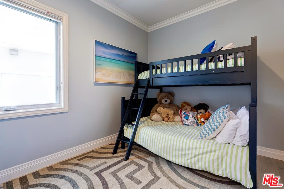 9320 Oakmore Road Los Angeles, CA 90035 - Photo 40 of 44