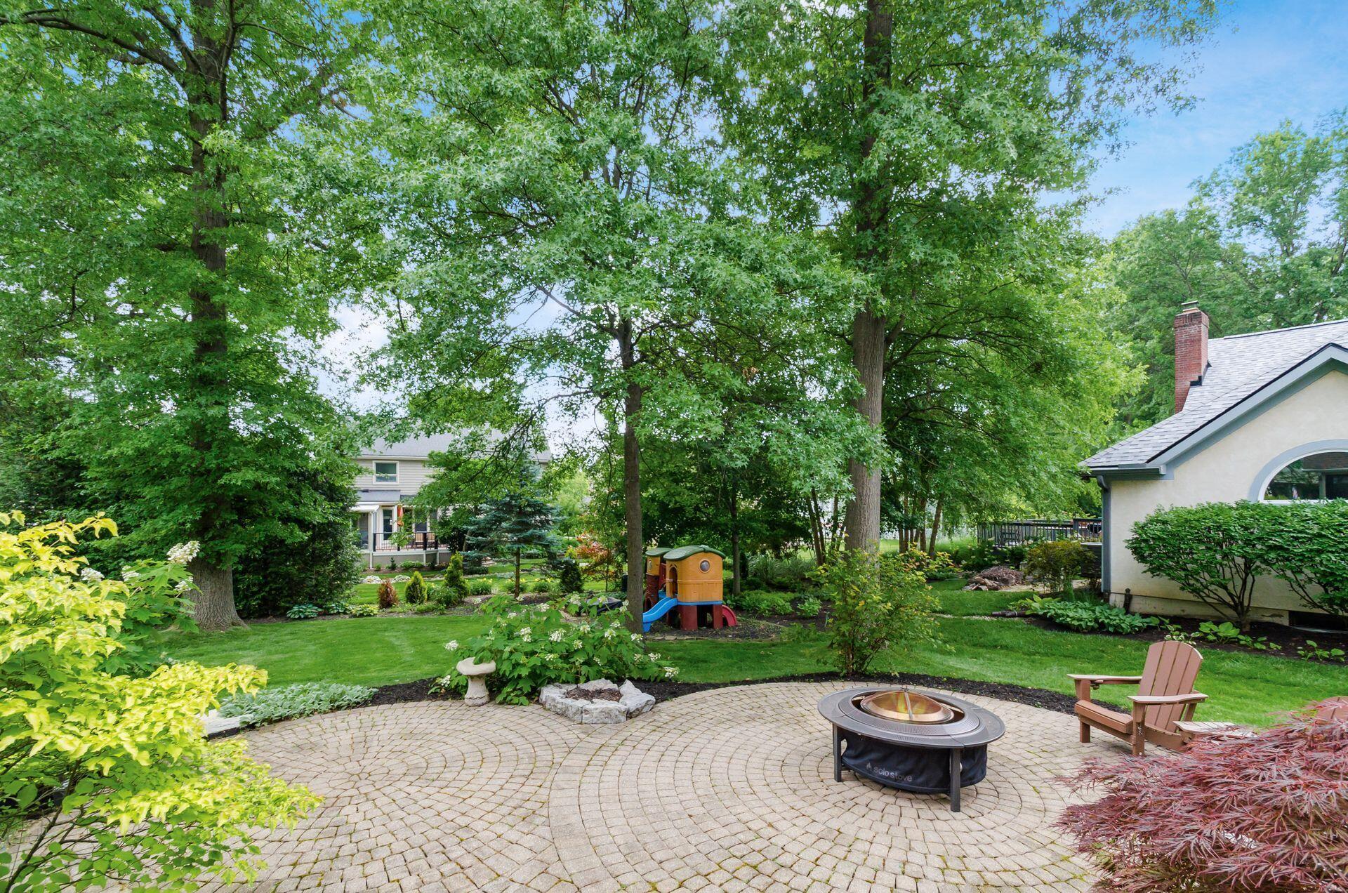 818 Hensel Woods Road Columbus, OH 43230 - Photo 2 of 45