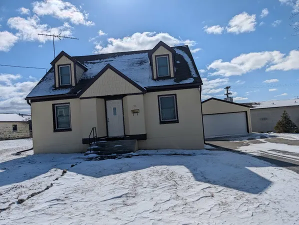 94 East North Water Street, Algoma, WI 54201