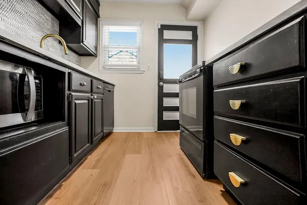 $255,000 | 707 West 86th Street, Kansas City, MO 64114