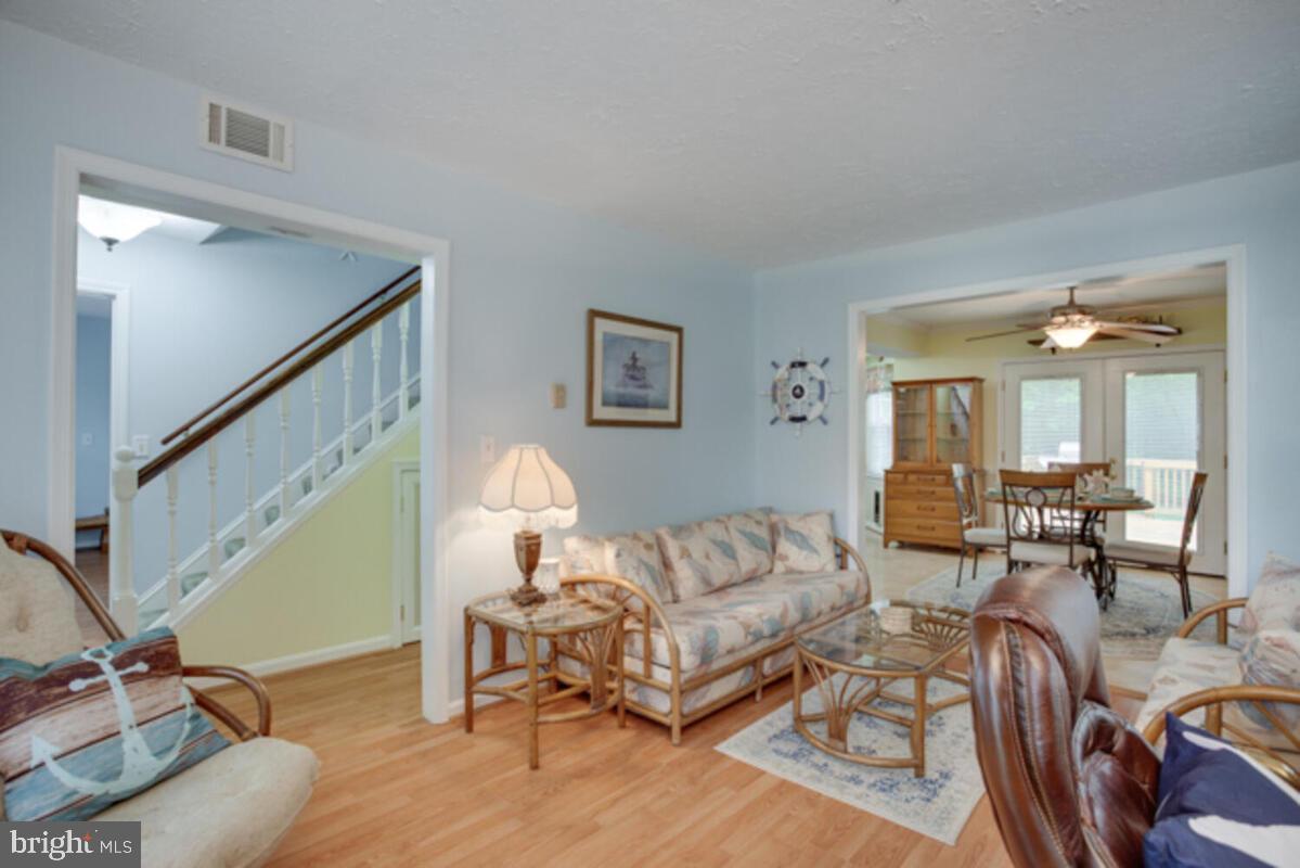 1422 Cedarhurst Road Shady Side, MD 20764 - Photo 14 of 55 Living Room