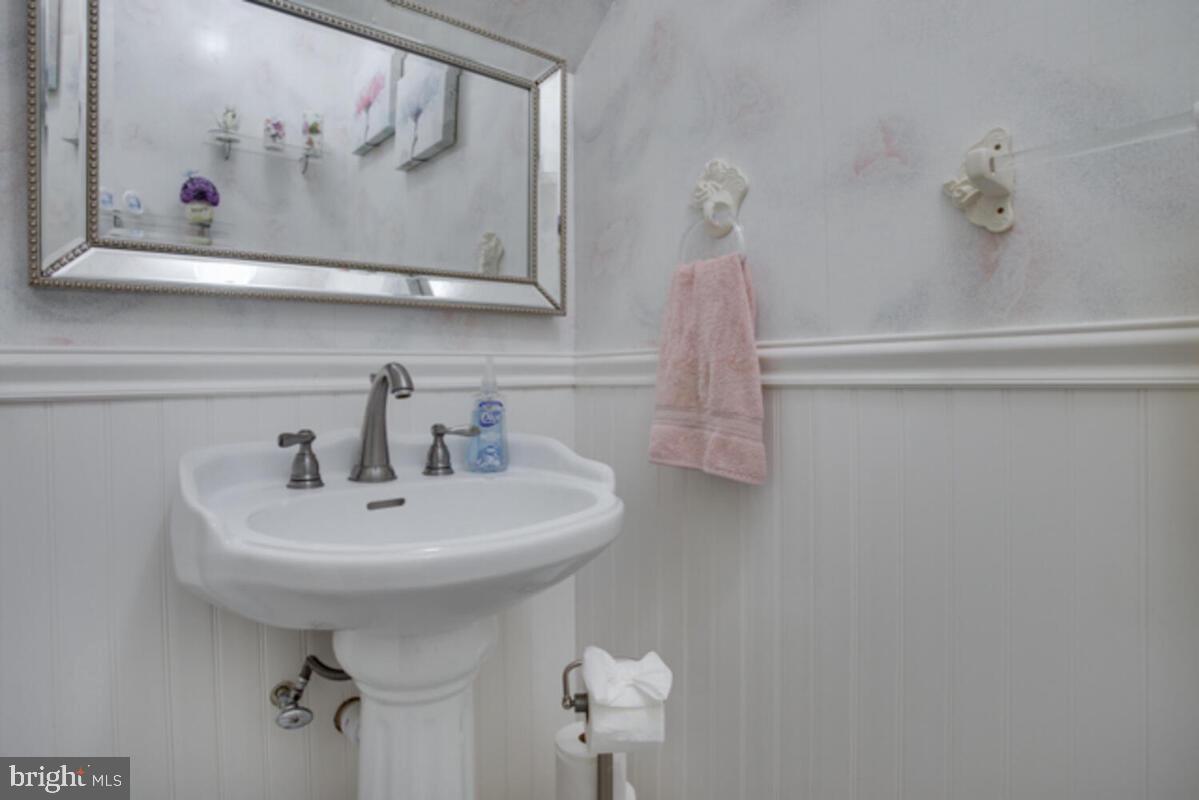 1422 Cedarhurst Road Shady Side, MD 20764 - Photo 20 of 55 Half Bathroom