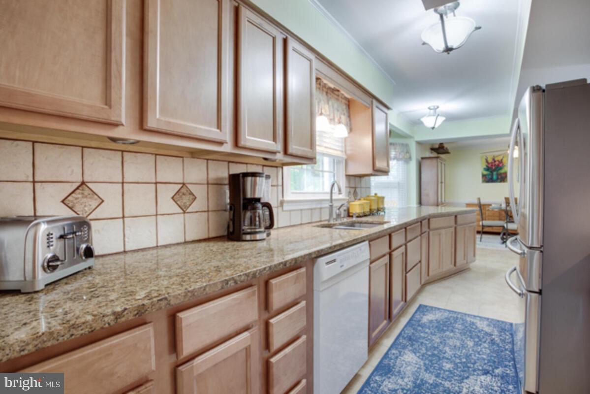 1422 Cedarhurst Road Shady Side, MD 20764 - Photo 22 of 55 Kitchen